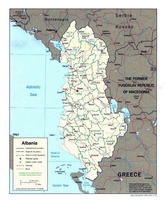 Political and administrative map of Albania - 2000