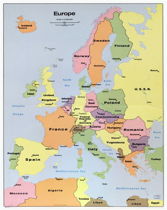 Large scale old political map of Europe - 1972